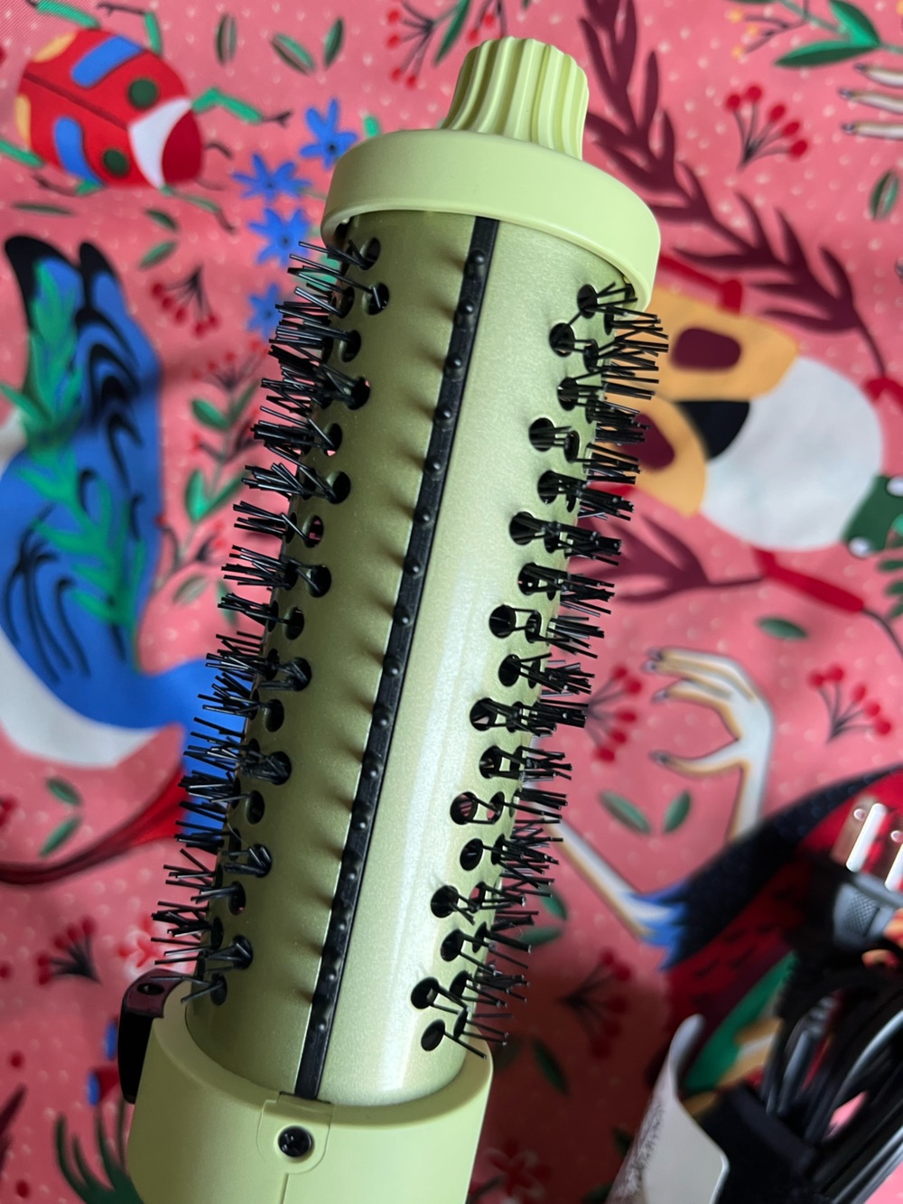 WavyTalk Blowout Boost 1.5 Inch Ionic Thermal Brush in Green - Picture 6 of 9